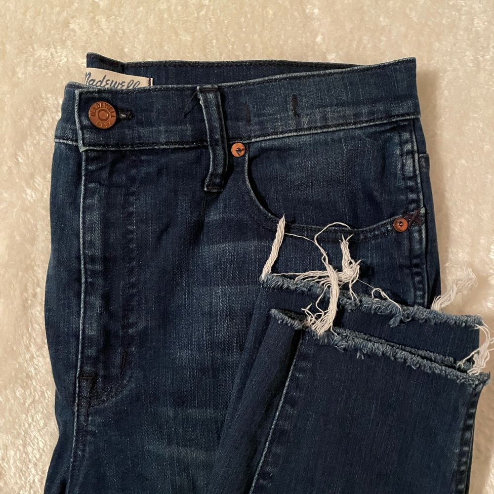 size 31 Madewell 10” High Riser Skinny Skinny Jean (Dark Blue)